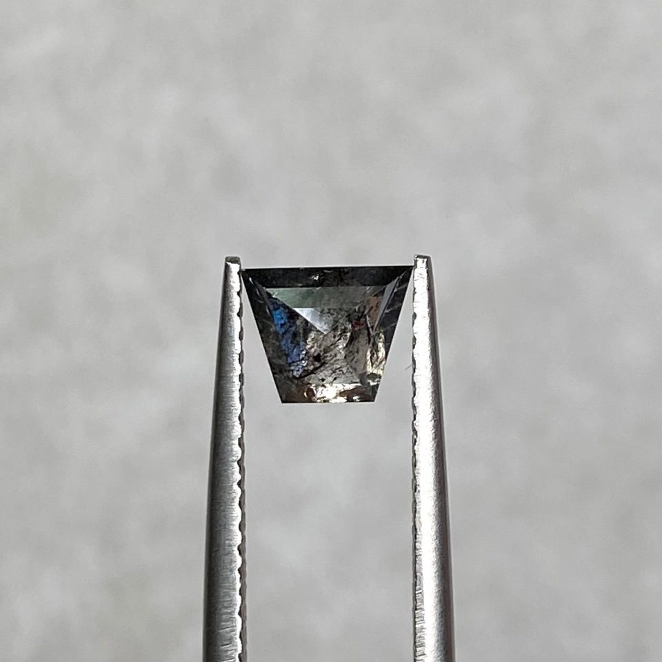 0.88 Ct Trapezoid Salt and Pepper Diamond-Stonz ZA